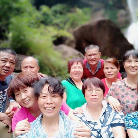 穿山越岭看红山瀑布