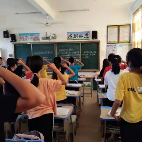 防溺水、我宣誓、我践行；查隐患、我摸排、我落实——龙湾小学举行“防溺水”专题教育活动