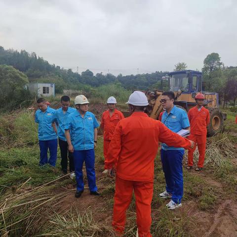 南充公司安全总监梅青松到阆中片区昊天大道加油站进行开工前检查