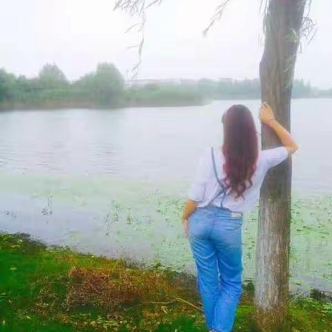 别去打扰一个不愿意理你的人