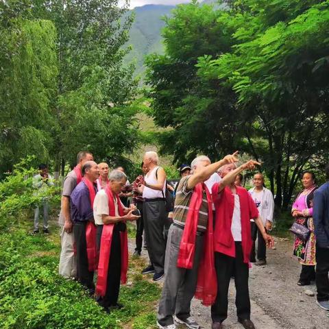 叶、顺宗亲相聚在四川阿坝州茂县宗渠顺氏宗祠