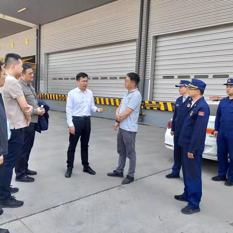 空港新城管委会副书记郭鹏带队深入辖区仓储物流开展消防安全专项检查