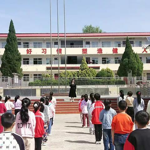 西侯中心校四月份宿舍消防演练