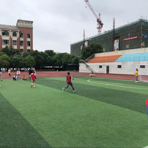 绿茵场上挥洒汗水，追梦之心不曾停歇——记环城二小第三届班级足球联赛