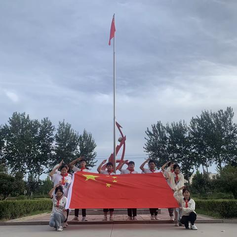 喜迎二十大 奋进新征程——于河实验中学学习贯彻《关于全面加强新时代少先队工作的若干措施》文件精神