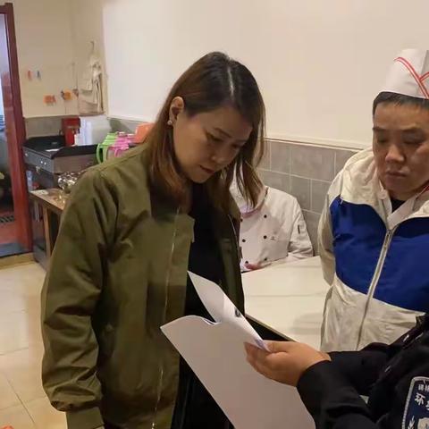 张家村街道综网中心对微子站周边餐饮污染源治理情况进行专项检查