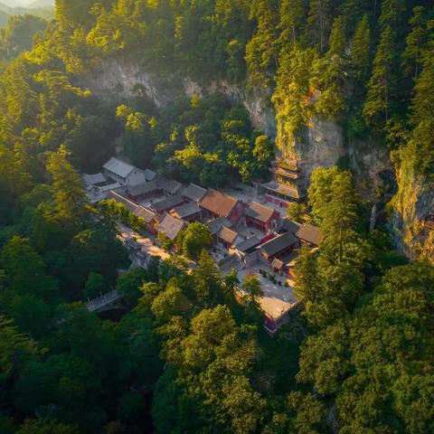 【节日我在岗】灵空山派出所救助一名迷路老人