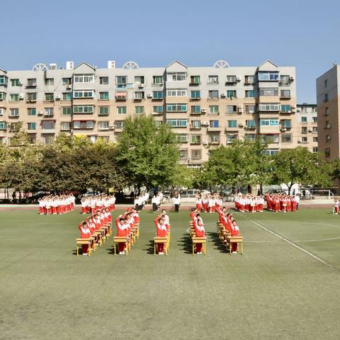 迎接党的二十大，培根铸魂育新人——大官小学“您好！敬爱的老师！”主题升旗仪式