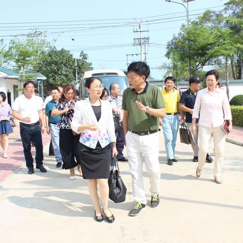 人大常委会副主任王文荣携调研组至三亚特殊教育学校调研及指导工作