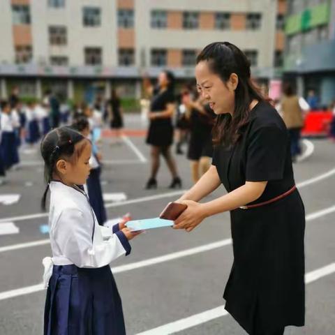 童蒙养正，美好记忆——一年六班入学开蒙礼