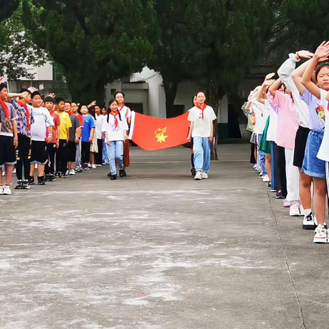 忠防镇中心小学　　　　　　　　少先队主题活动