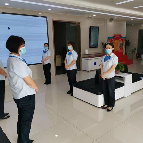 人民南路支行积极开展零钞兑换预约宣传