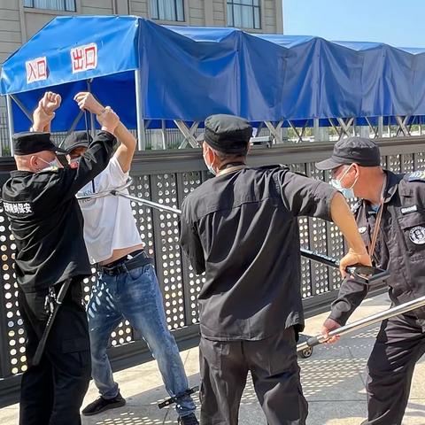 反恐防暴 守护安全———华东师范大学弋阳实验幼儿园反恐防暴应急演练