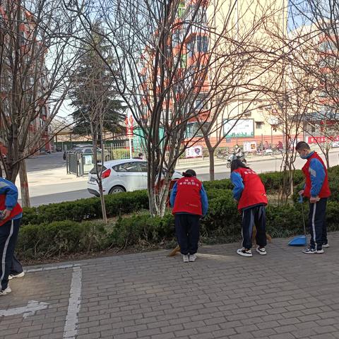 三月春风暖人间，雷锋精神代代传——王台中学开展学雷锋志愿服务活动
