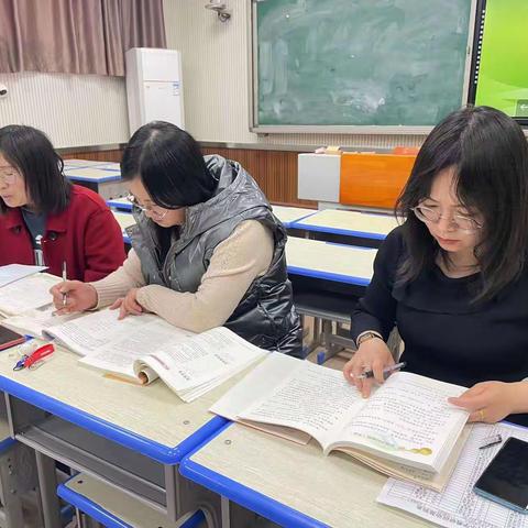 做教学路上的钻研者一一安宁街小学张慧云名师工作室教研活动