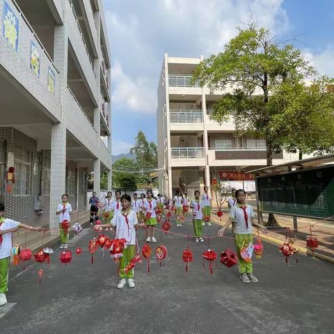 童心绘颂国庆 巧手点亮幸福——金渡镇第二中心小学开展2023年中秋国庆双节手工灯笼制作活动