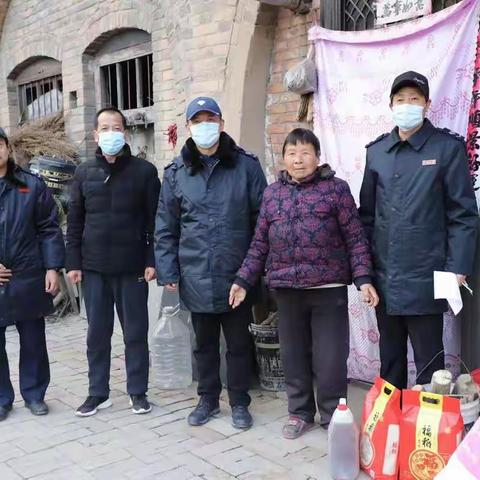新春送温暖  浓情暖人心—国家税务总局黄陵县税务局开展春节慰问活动