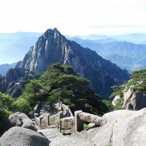 让阅读独占鳌头，凸显学生的主体地位——三香完小《爬天都峰》阅读教学教研活动纪实