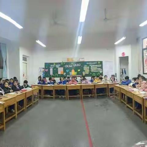 “爱心捐赠零花钱·关爱困难小伙伴”——2111班3月义卖活动