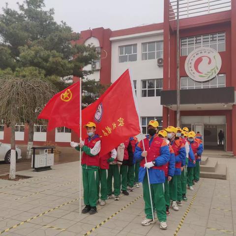 清风里，我们在行动——容城镇一中志愿者赴高铁站打扫卫生