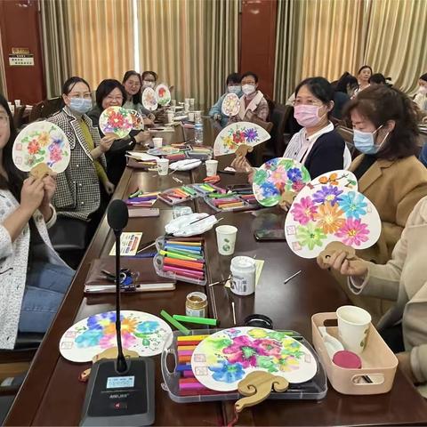 巧手绘春迎三八  巾帼风采绽芳华