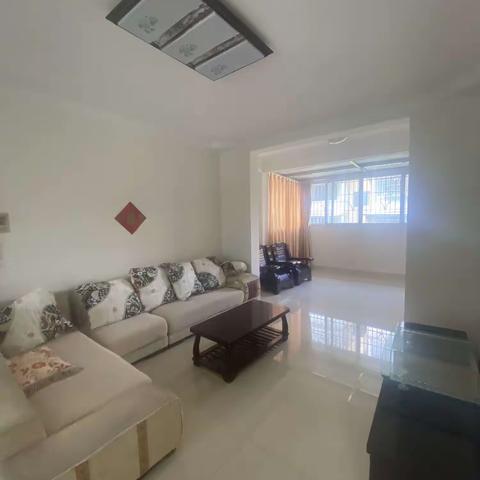 出租。诗书西苑2房。3楼。12000/年，2台空调。热线63023