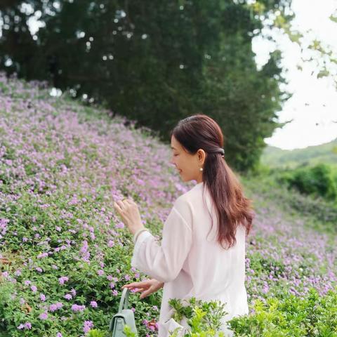 在岁月里，浅浅而行