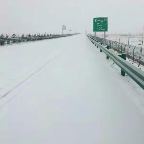 因茶格高速路面积雪严重，即时起，茶格、德香、香花高速公路全线封闭