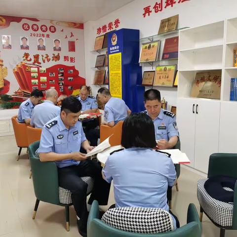 柳州市第二拘留所开展“警心向党 红色阅读”读书分享活动