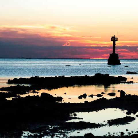 夕阳下的湖心港