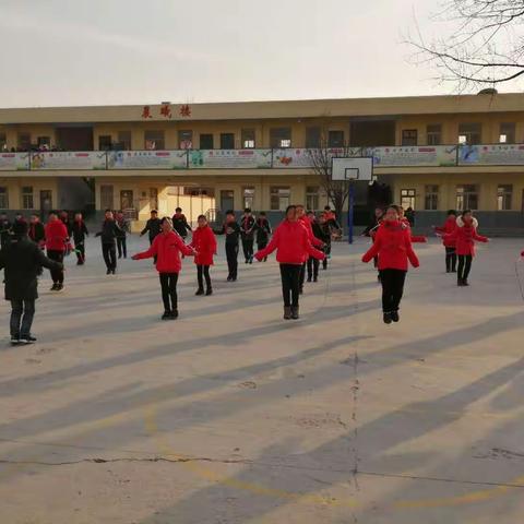 高庄镇汪流中心校冬季跳绳比赛
