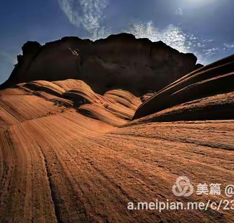 东经109°、北纬37.5°、海拔1190—1347m