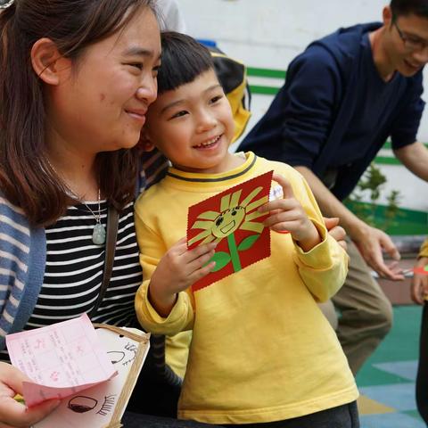 感谢你的陪伴 温暖了我的童年——记竹料幼儿园“我爱妈妈 与爱同行”活动