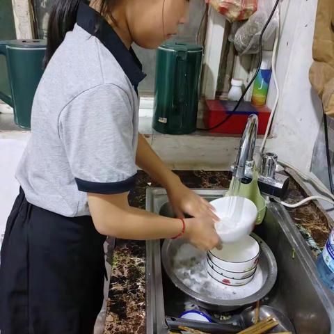 【七彩假期 你我同行】屯庄营小学三年级假期举行传承优良家风 共筑最美家庭活动