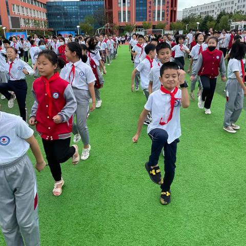 少年启航，乘风破浪——奔跑吧，小二班！