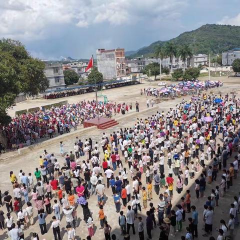 2021年春季学期“家校联育，共建和谐”暨“防溺水安全教育”家长会