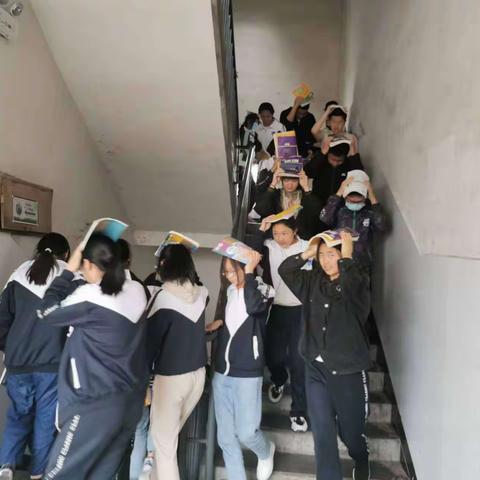 安全牢记心中—5.12防震减灾活动纪实