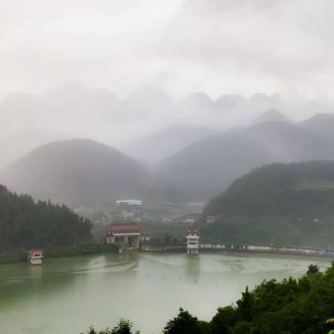 风雨恩施游