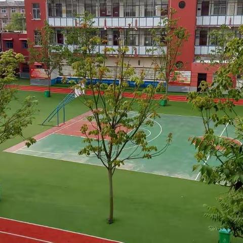 过端午佳节 诵中华经典                                            ———人民路小学经典诵读活动