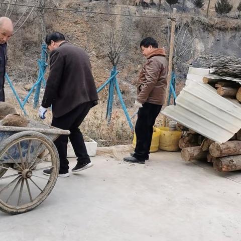 核桃坝村整治人居环境，助力乡村振兴