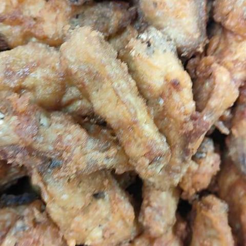 今日特色：蒜香鸡翅中