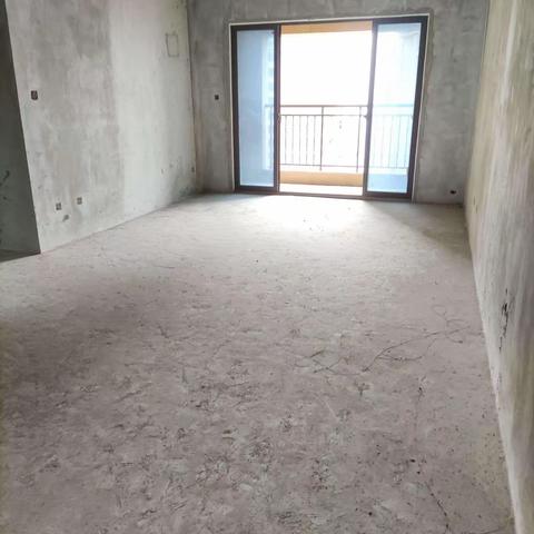 ⭐️69.8万一口价 领地花屿 三房双卫，产权96平，看中庭，中间好楼层，随时看房。☎️62550