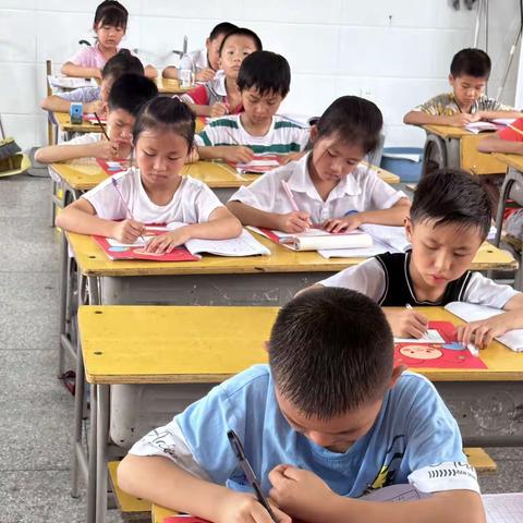 赣州蟠龙车头小学 硬笔书法班