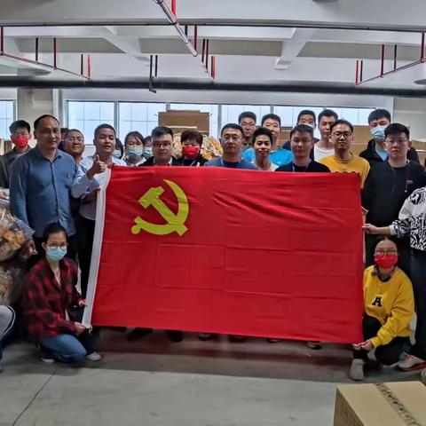 三月春风暖人心，党员雷锋亮底色