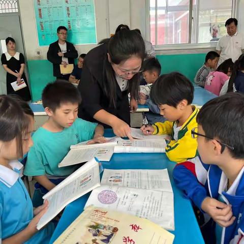 听课共交流,评课促成长——马兰头小学高年级数学教研活动