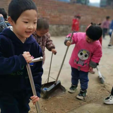 三月学雷锋，我是“小小雷锋侠”——十都镇中心幼儿园三月学雷锋社会实践活动