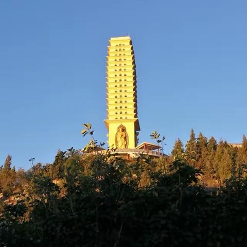 认识(杨合发师父)周年锦集，感恩师父、师母不弃，充纳不才入到门下，感谢白丽明师妹引荐，让我拜到明师。