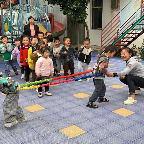 【红孩子幼儿园】🌟生活明朗，万物可爱，不负每一份美好❤️今日份体智能课程，捕捉一群小可爱😊