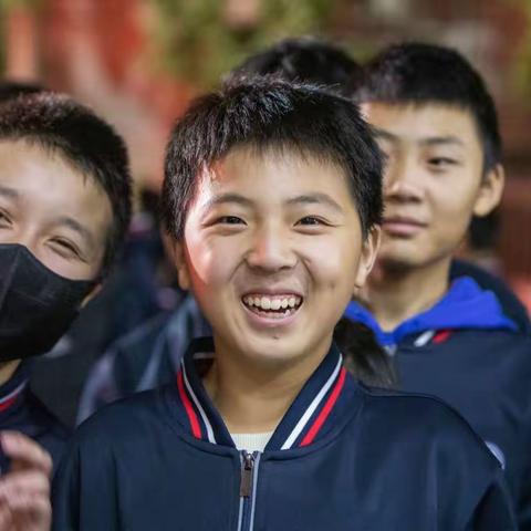 “开展安全演练，筑牢安全防线”——大荔县冯翊初级中学组织开展住宿生紧急安全疏散演练活动