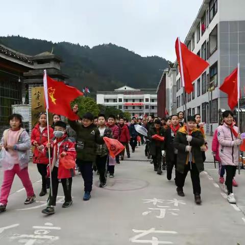 垃圾不落地，县溪更美丽